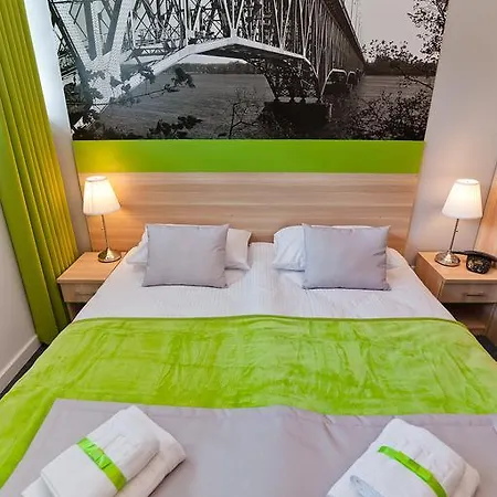 Green 3*