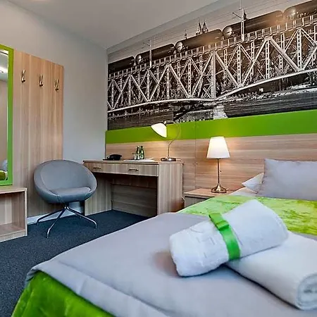 Green 3*