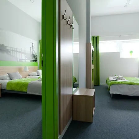 Green 3*